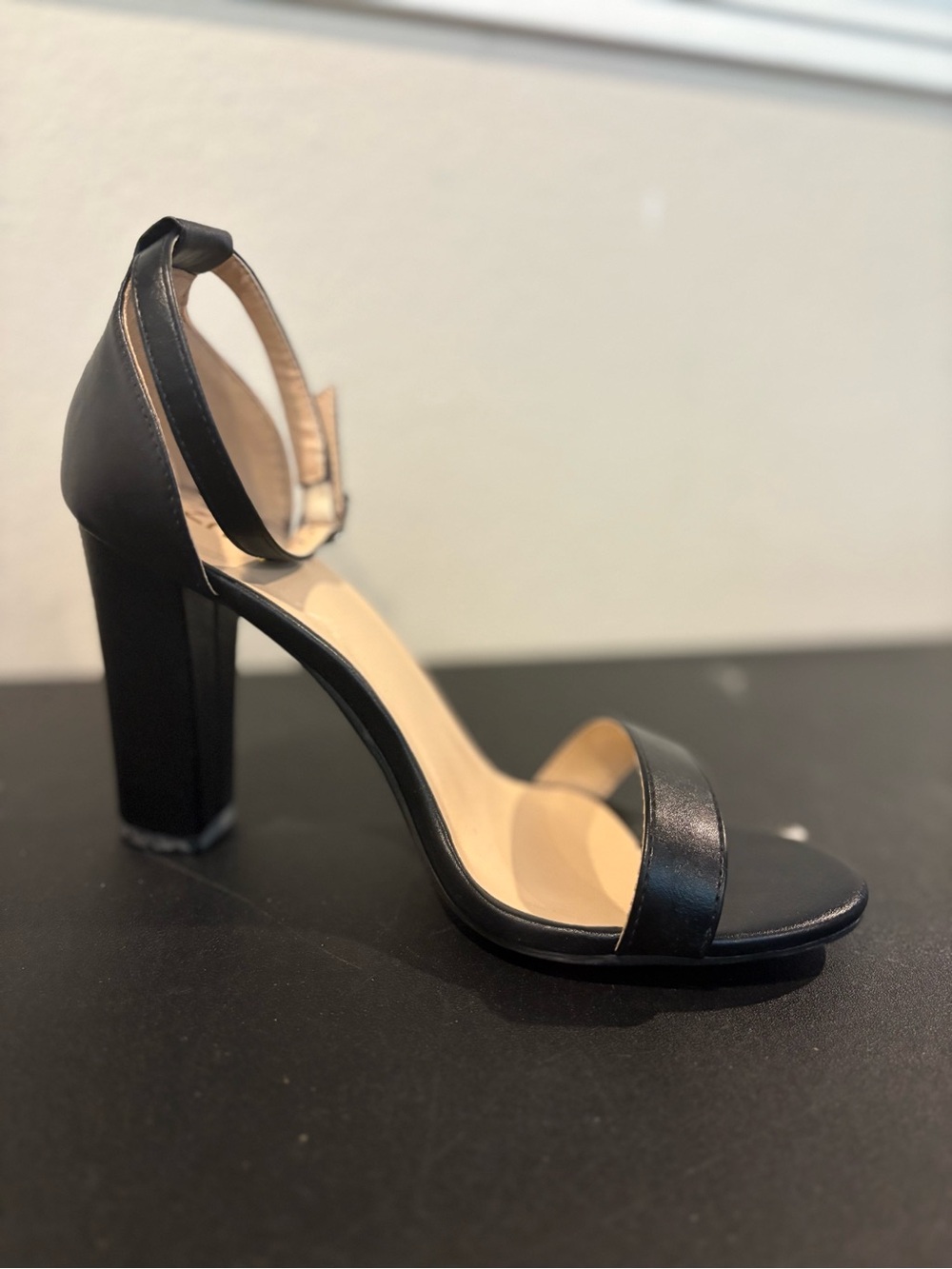 ZriEy Black Strappy 4” Chunky Stiletto Heels Women's Size 8 Ankle Strap - Picture 5 of 9